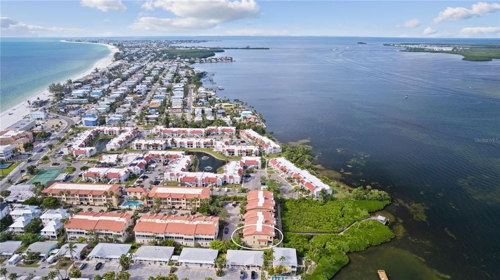 На продажу: $1,295,000 (3 спален, 2 ванн, 1722 Квадратных фут)