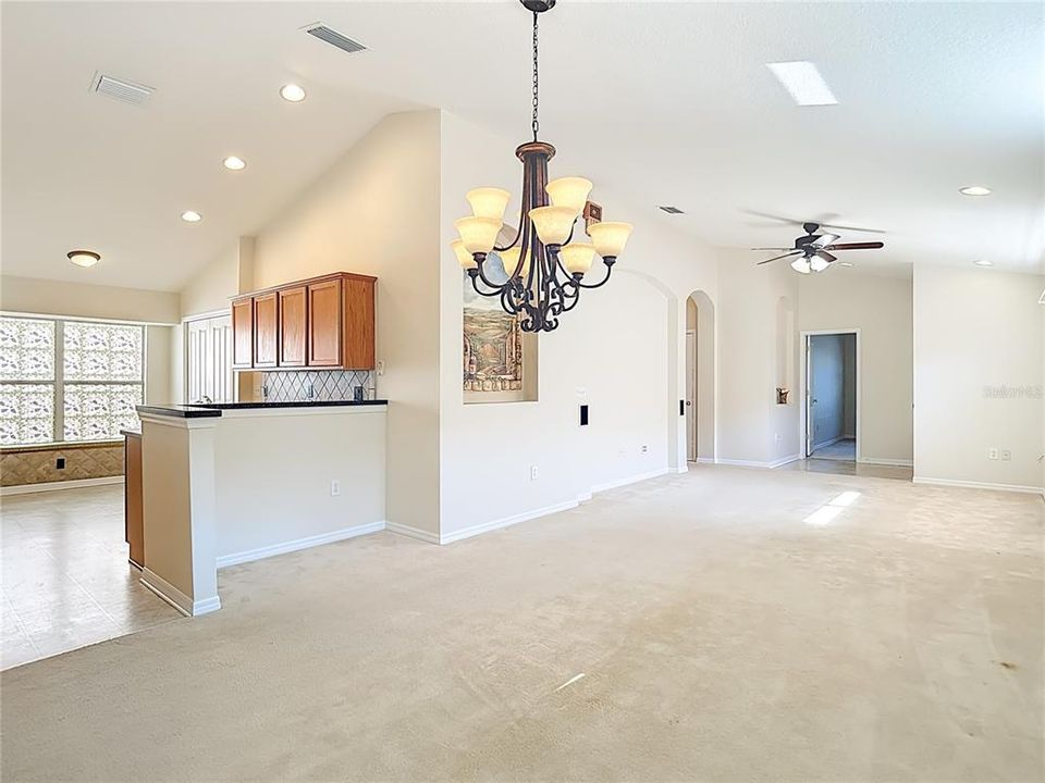 Active With Contract: $325,000 (3 beds, 2 baths, 1412 Square Feet)