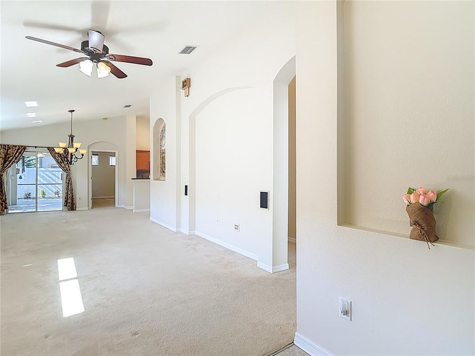 Active With Contract: $325,000 (3 beds, 2 baths, 1412 Square Feet)