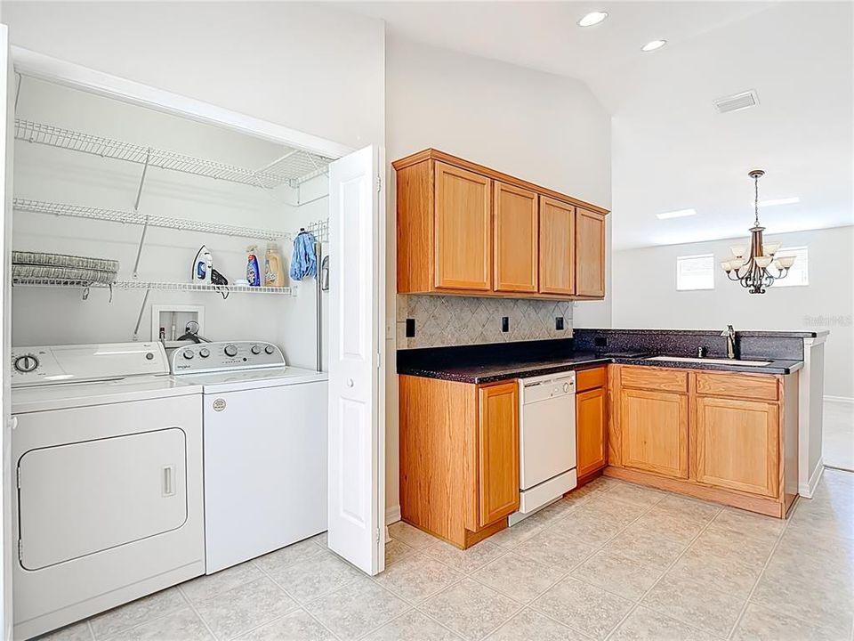 Active With Contract: $325,000 (3 beds, 2 baths, 1412 Square Feet)