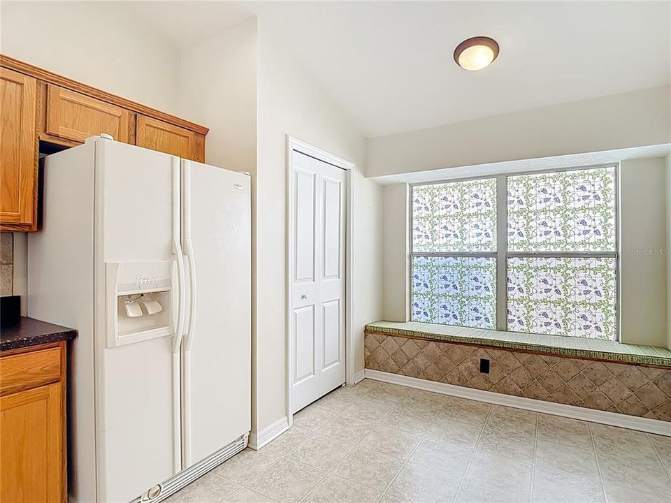 Active With Contract: $325,000 (3 beds, 2 baths, 1412 Square Feet)