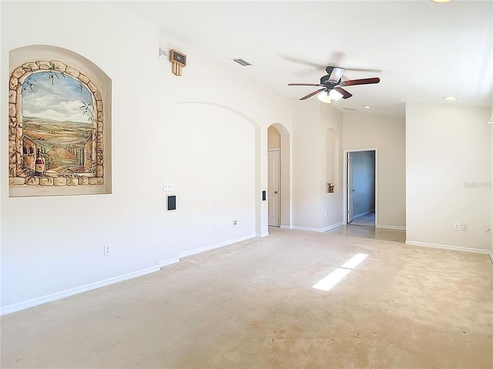 Active With Contract: $325,000 (3 beds, 2 baths, 1412 Square Feet)