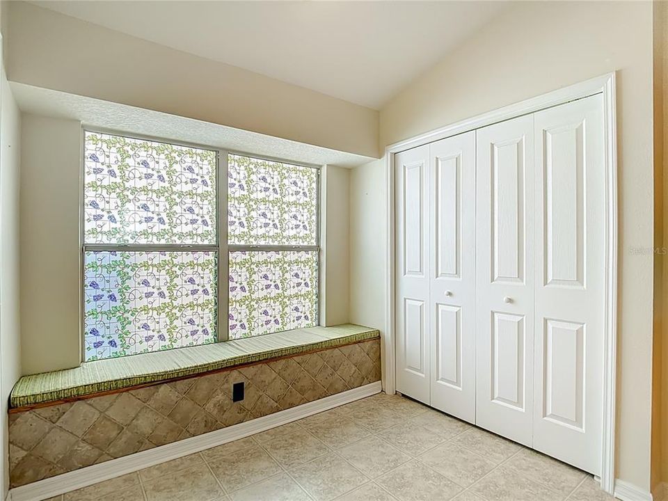 Active With Contract: $325,000 (3 beds, 2 baths, 1412 Square Feet)