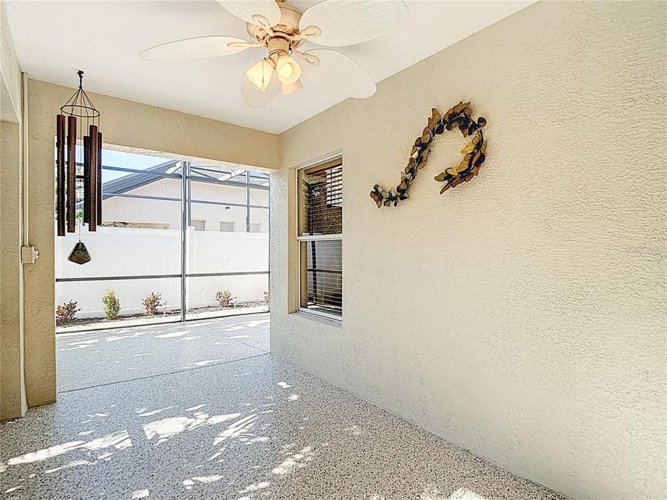 Active With Contract: $325,000 (3 beds, 2 baths, 1412 Square Feet)