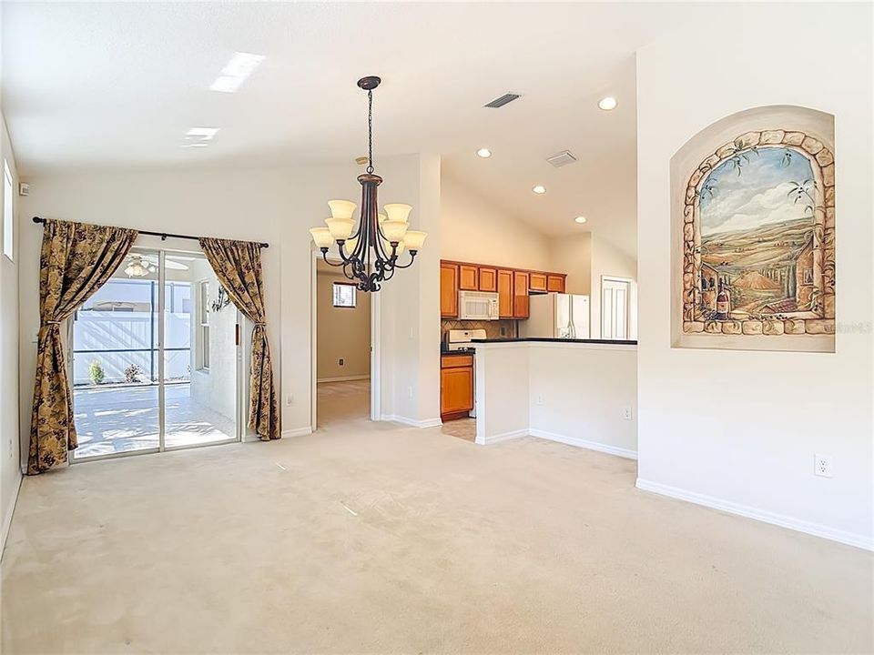 Active With Contract: $325,000 (3 beds, 2 baths, 1412 Square Feet)