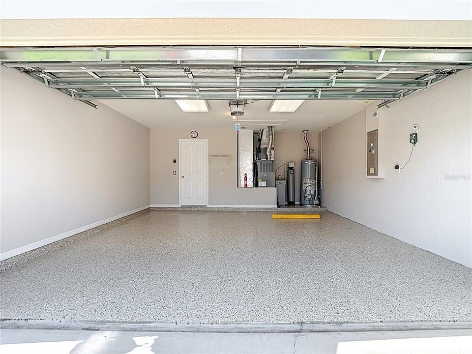 Active With Contract: $325,000 (3 beds, 2 baths, 1412 Square Feet)