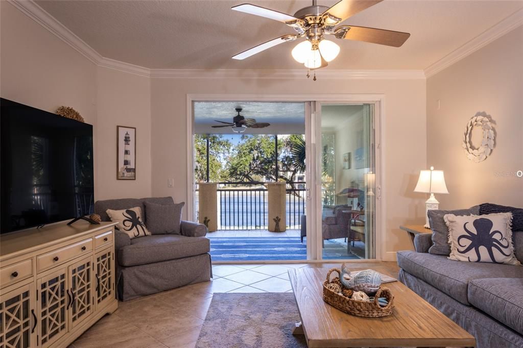 На продажу: $409,000 (3 спален, 2 ванн, 1575 Квадратных фут)