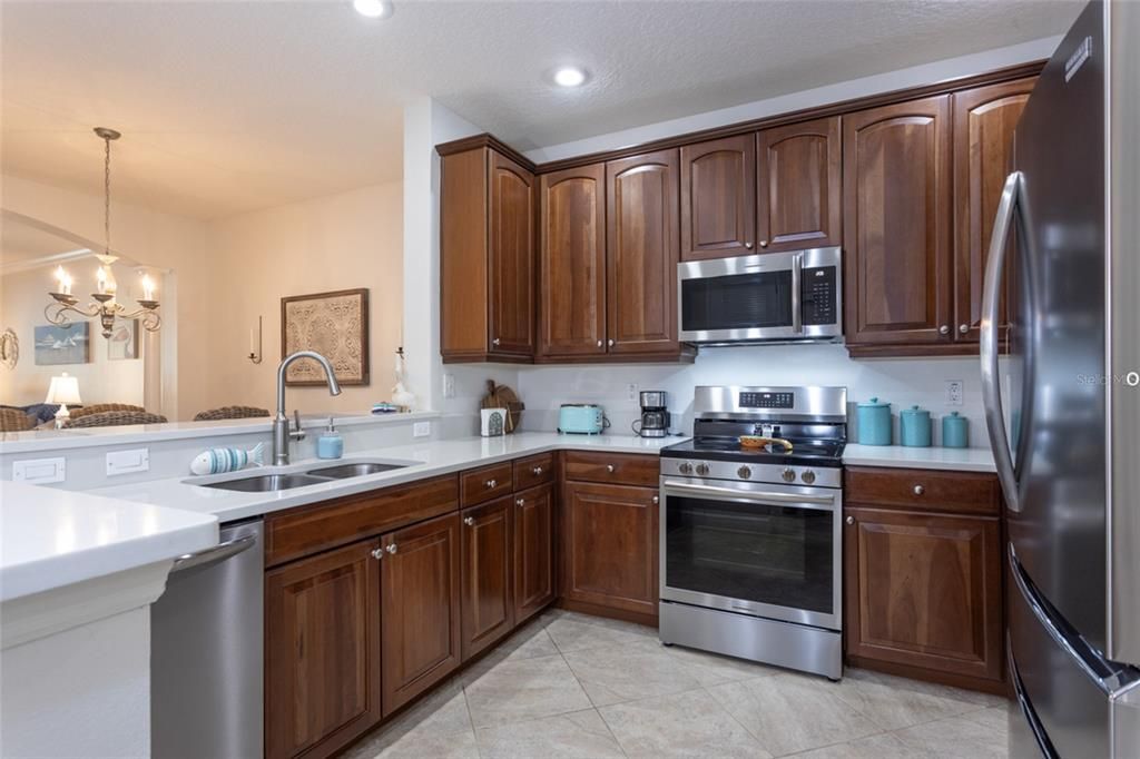 На продажу: $409,000 (3 спален, 2 ванн, 1575 Квадратных фут)