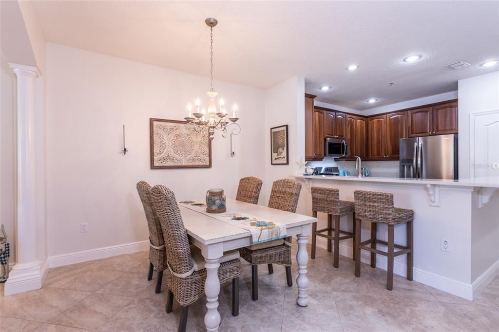 На продажу: $409,000 (3 спален, 2 ванн, 1575 Квадратных фут)