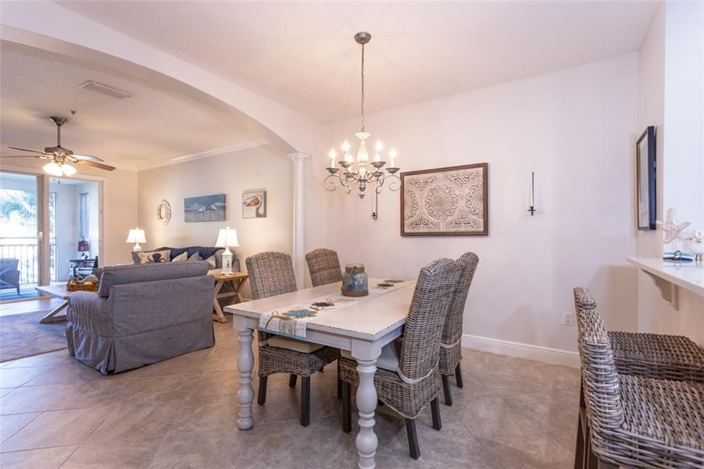 На продажу: $409,000 (3 спален, 2 ванн, 1575 Квадратных фут)