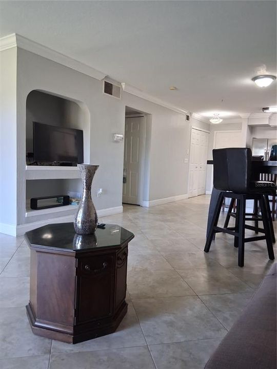 For Rent: $1,800 (2 beds, 2 baths, 1020 Square Feet)