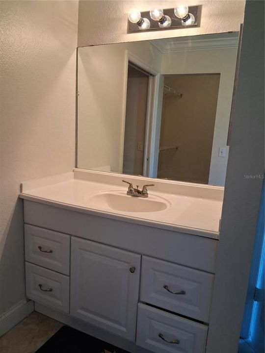 For Rent: $1,800 (2 beds, 2 baths, 1020 Square Feet)