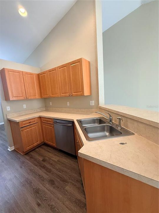 En Venta: $229,900 (3 camas, 2 baños, 1736 Pies cuadrados)