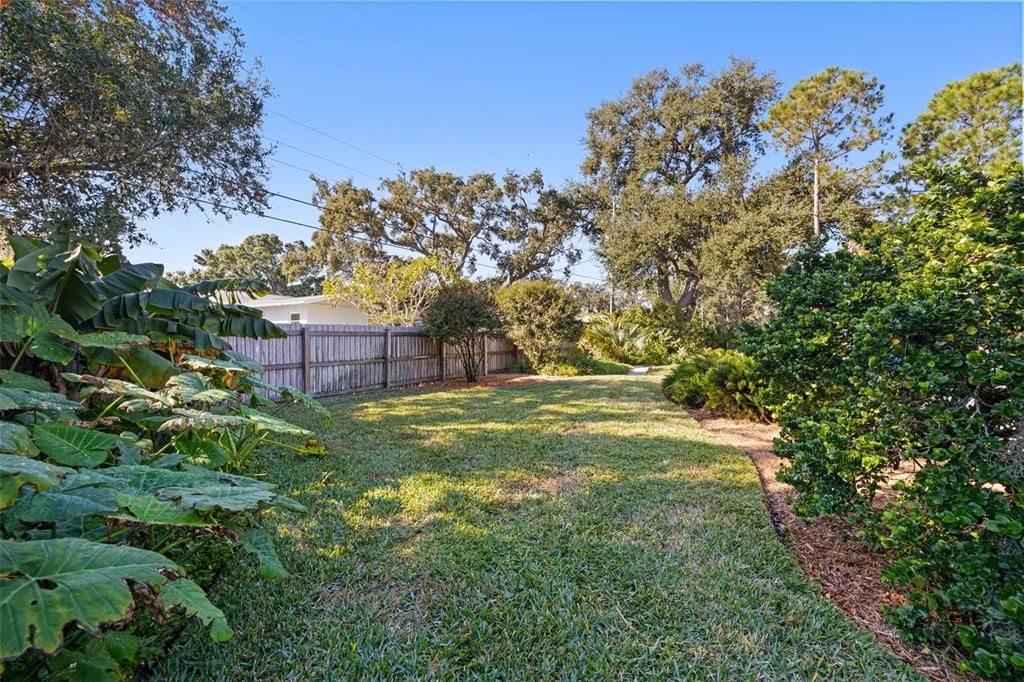 For Sale: $575,000 (4 beds, 2 baths, 1780 Square Feet)