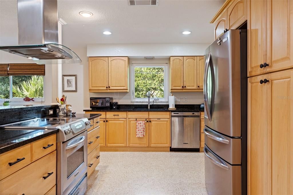 For Sale: $575,000 (4 beds, 2 baths, 1780 Square Feet)