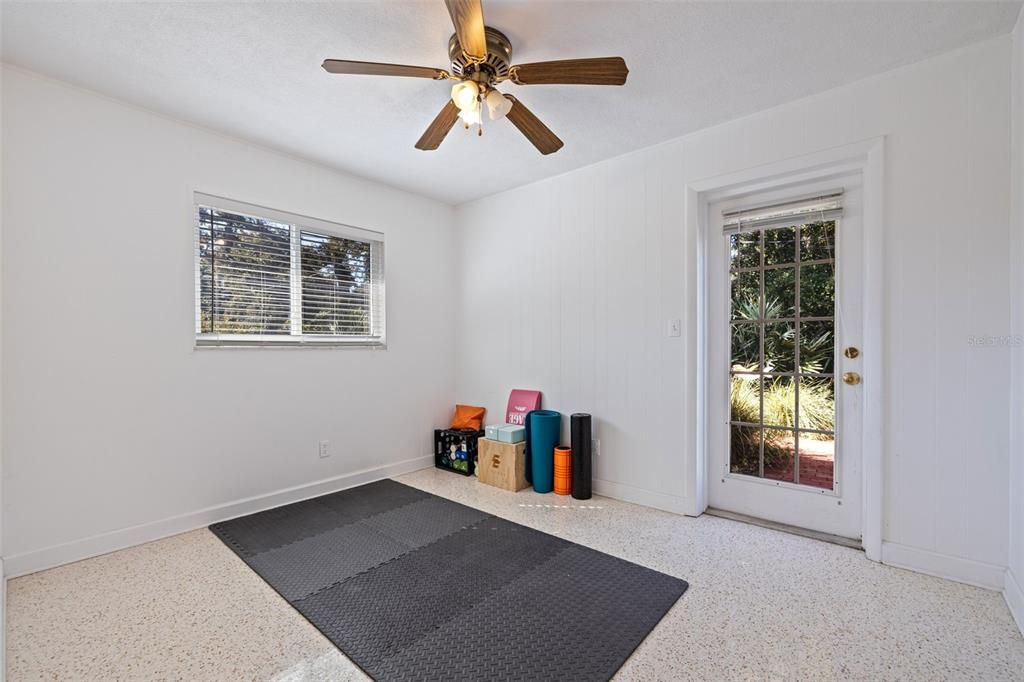 For Sale: $575,000 (4 beds, 2 baths, 1780 Square Feet)