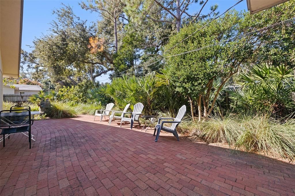 For Sale: $575,000 (4 beds, 2 baths, 1780 Square Feet)