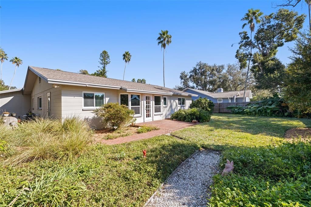 For Sale: $575,000 (4 beds, 2 baths, 1780 Square Feet)