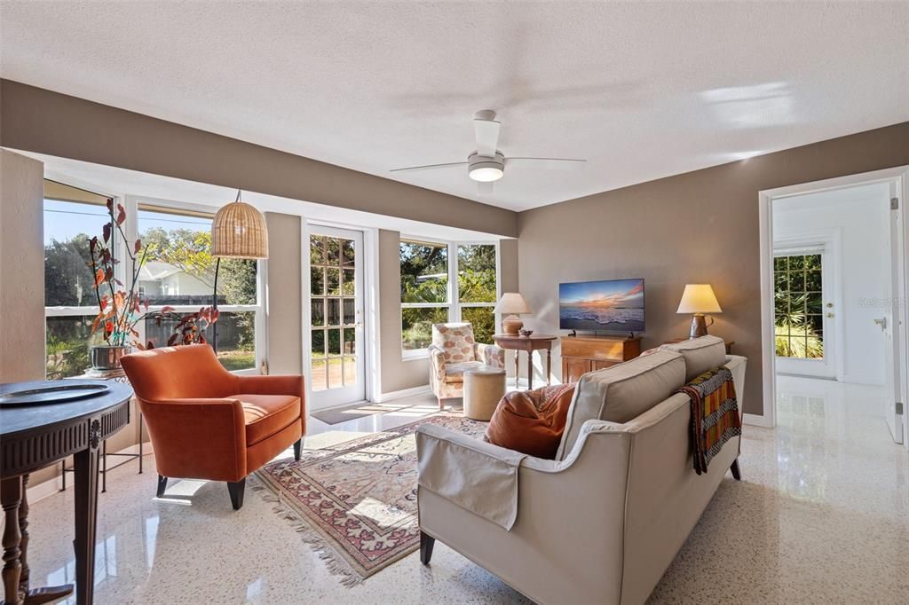 For Sale: $575,000 (4 beds, 2 baths, 1780 Square Feet)