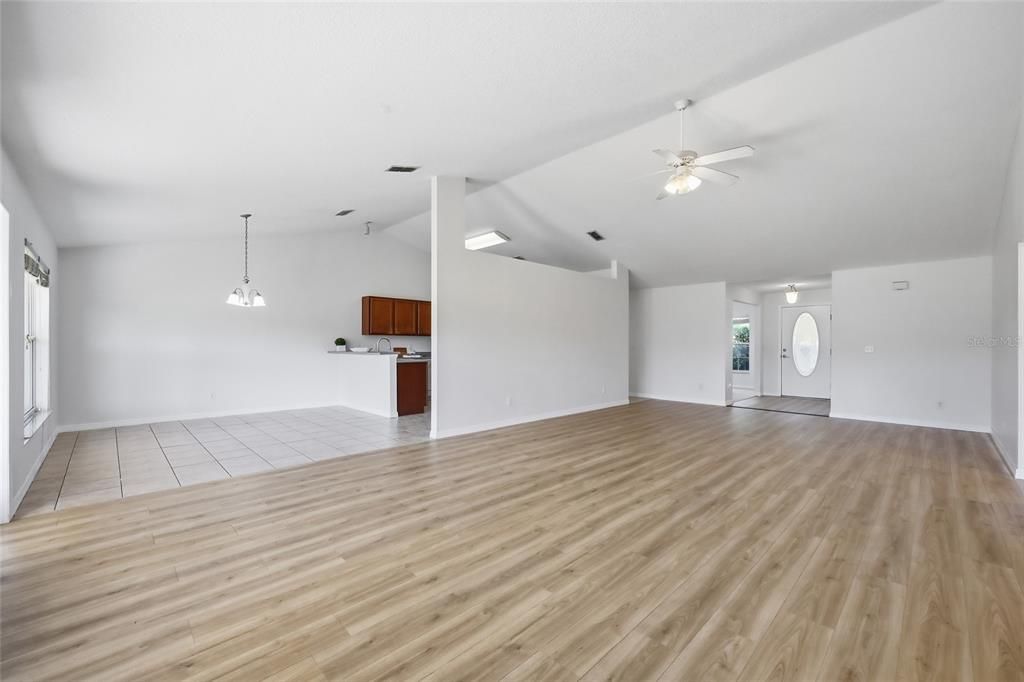 For Sale: $450,000 (4 beds, 2 baths, 2554 Square Feet)