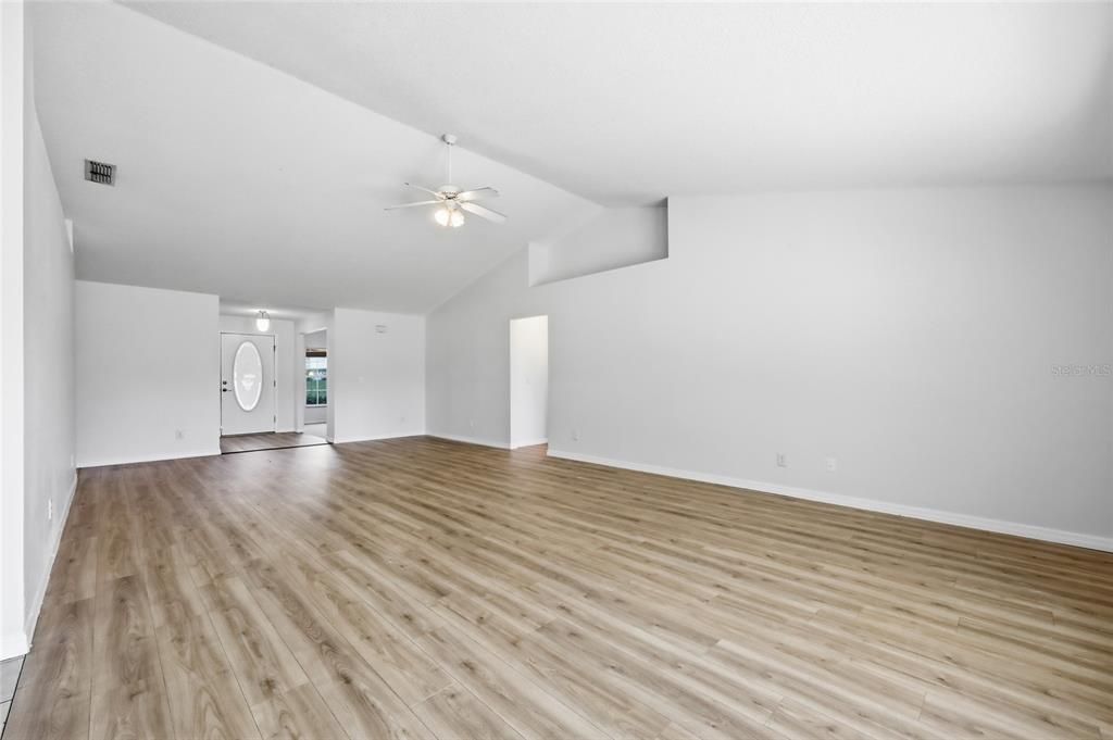 For Sale: $450,000 (4 beds, 2 baths, 2554 Square Feet)