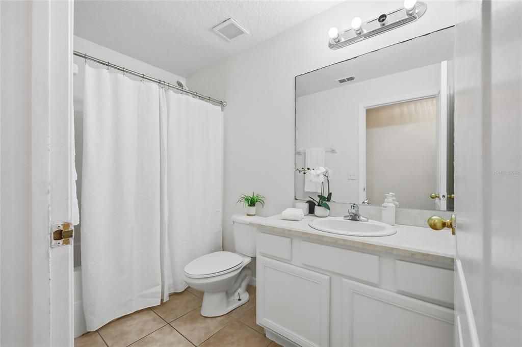 For Sale: $450,000 (4 beds, 2 baths, 2554 Square Feet)