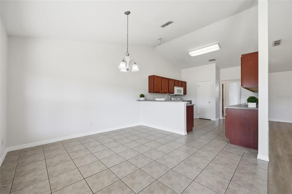 For Sale: $450,000 (4 beds, 2 baths, 2554 Square Feet)
