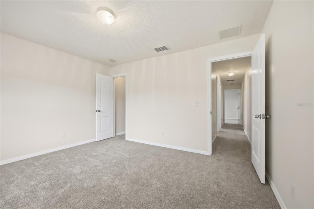 For Sale: $450,000 (4 beds, 2 baths, 2554 Square Feet)