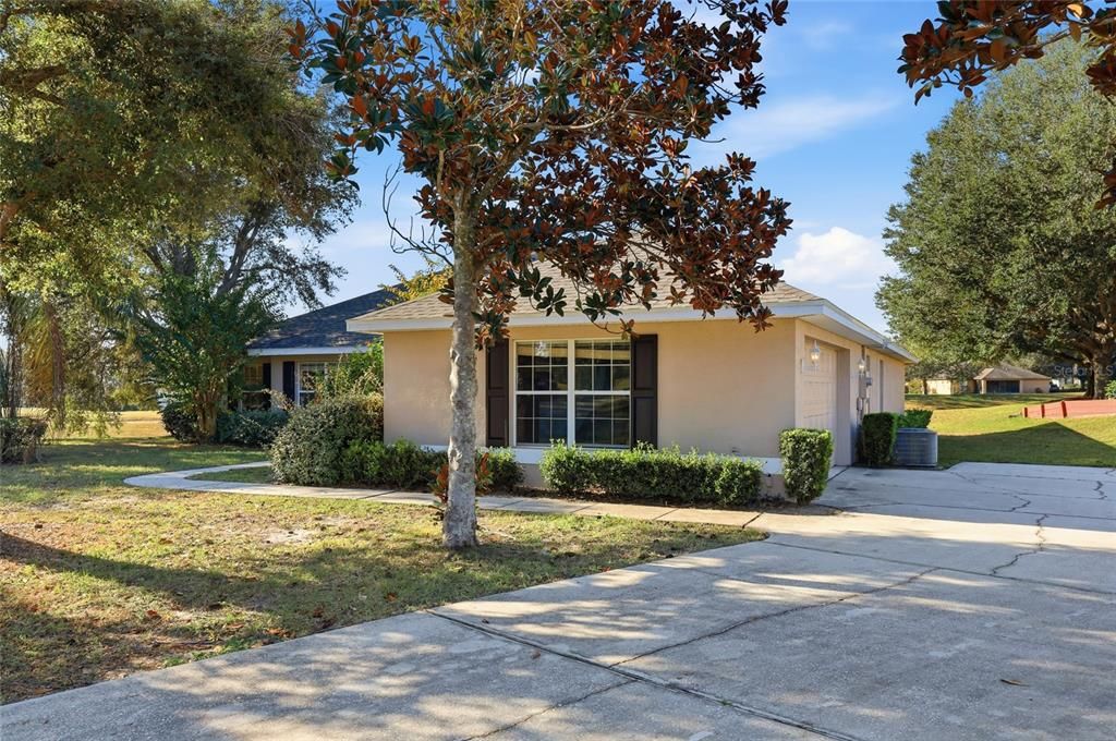 For Sale: $450,000 (4 beds, 2 baths, 2554 Square Feet)