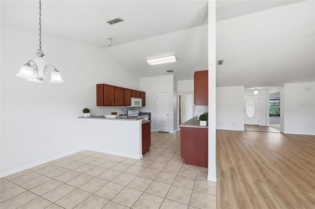 For Sale: $450,000 (4 beds, 2 baths, 2554 Square Feet)