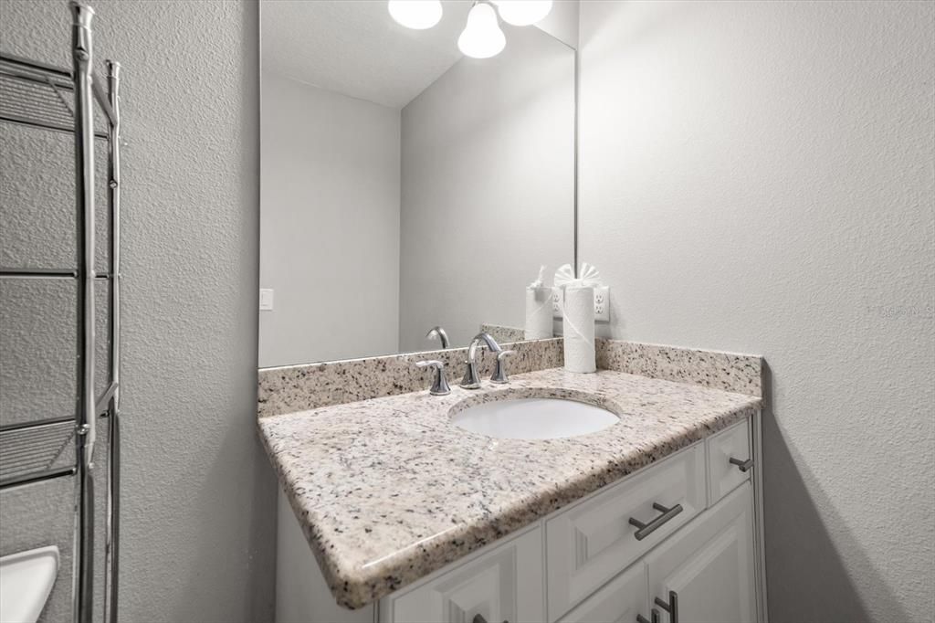 合同活跃: $309,000 (3 贝兹, 2 浴室, 1446 平方英尺)