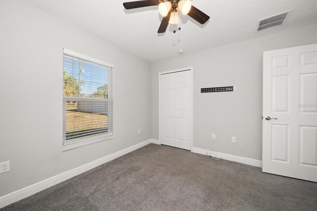 合同活跃: $309,000 (3 贝兹, 2 浴室, 1446 平方英尺)