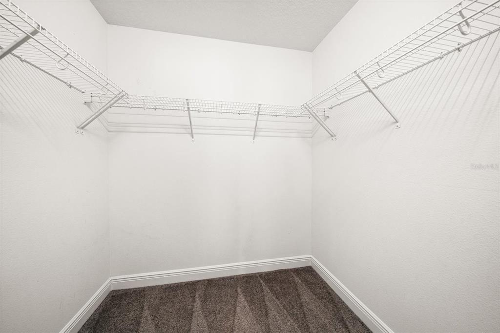 合同活跃: $309,000 (3 贝兹, 2 浴室, 1446 平方英尺)