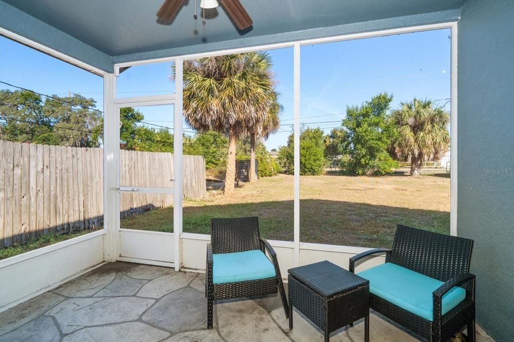 合同活跃: $309,000 (3 贝兹, 2 浴室, 1446 平方英尺)