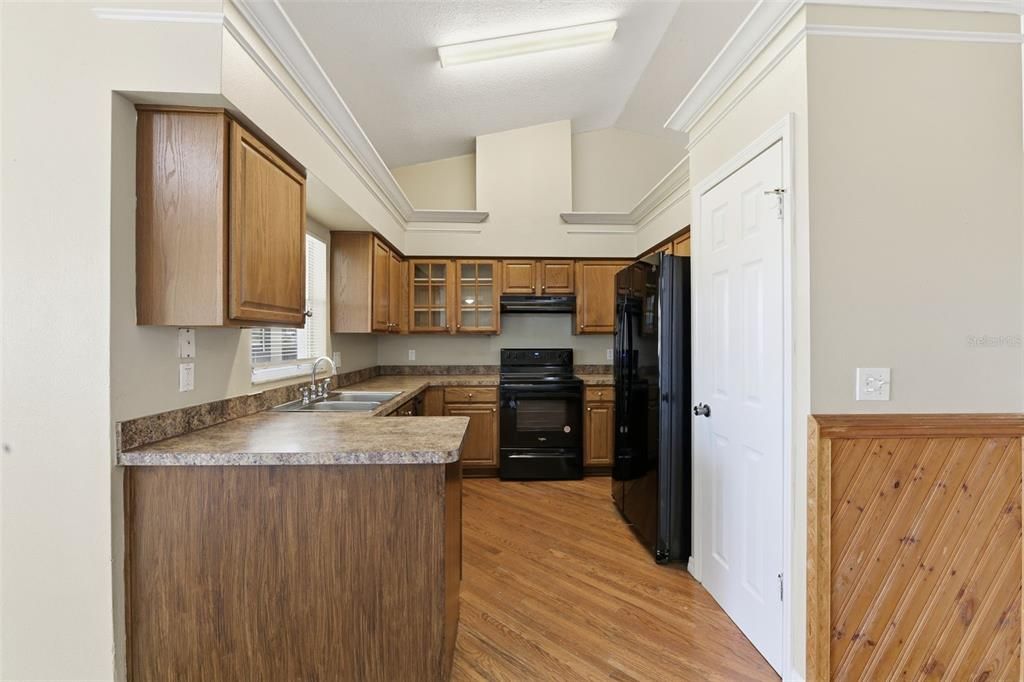 For Sale: $239,900 (3 beds, 2 baths, 1465 Square Feet)