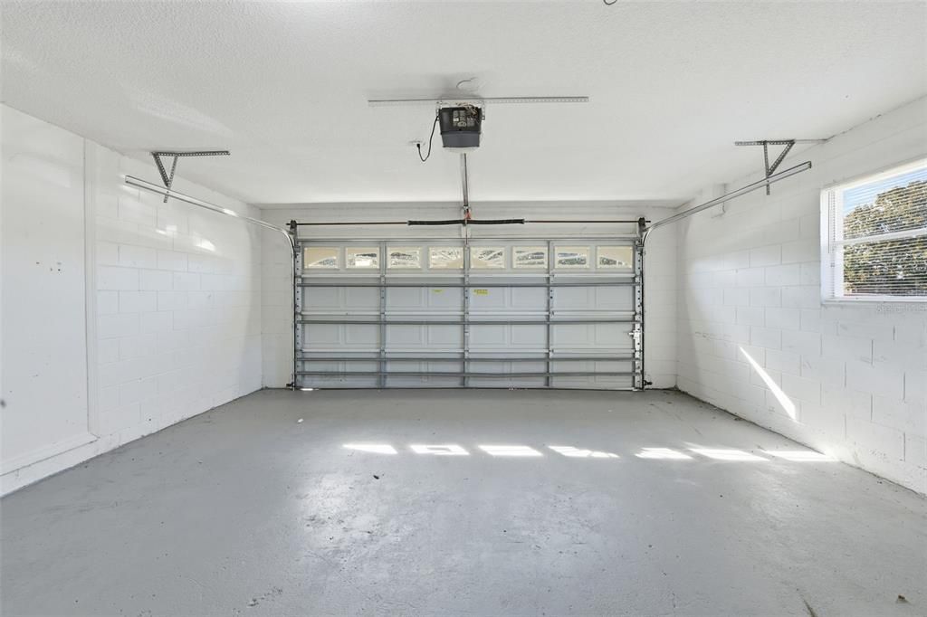 For Sale: $239,900 (3 beds, 2 baths, 1465 Square Feet)