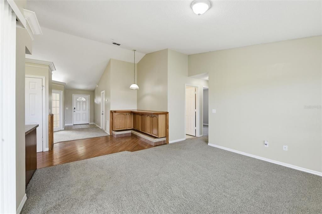 For Sale: $239,900 (3 beds, 2 baths, 1465 Square Feet)