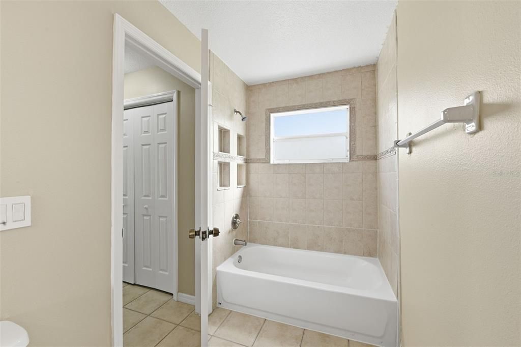 For Sale: $239,900 (3 beds, 2 baths, 1465 Square Feet)