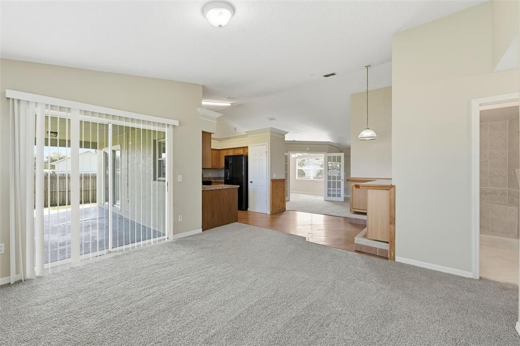 For Sale: $239,900 (3 beds, 2 baths, 1465 Square Feet)