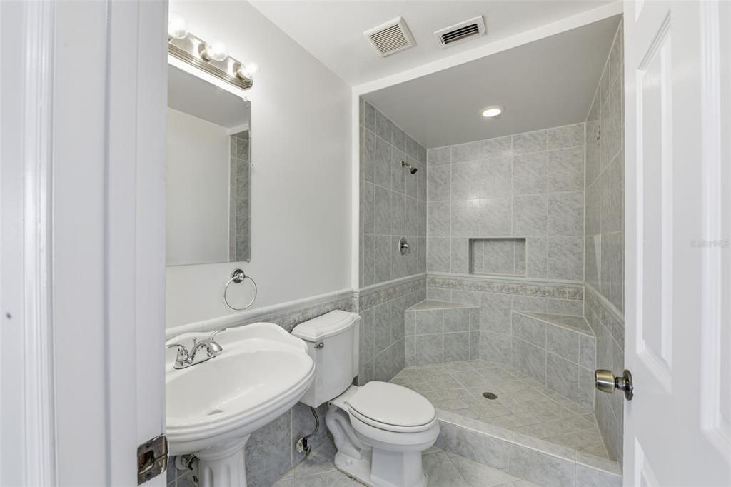 For Sale: $239,900 (3 beds, 2 baths, 1465 Square Feet)