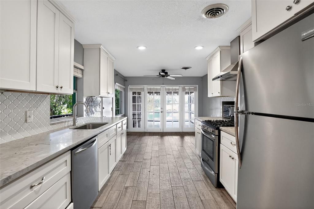 For Sale: $600,000 (3 beds, 2 baths, 1624 Square Feet)