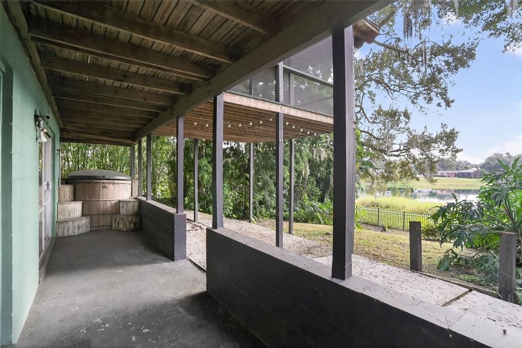 For Sale: $600,000 (3 beds, 2 baths, 1624 Square Feet)