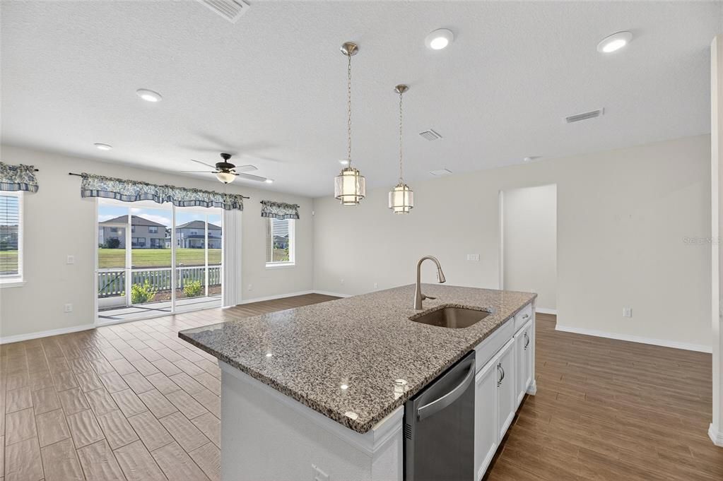 На продажу: $415,000 (3 спален, 2 ванн, 2236 Квадратных фут)