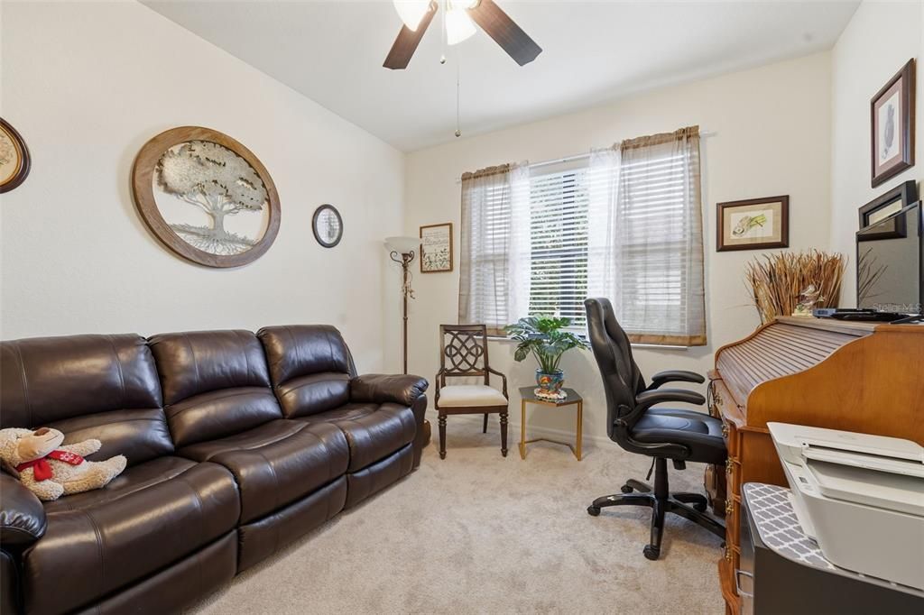 待售: $330,000 (2 贝兹, 2 浴室, 1568 平方英尺)