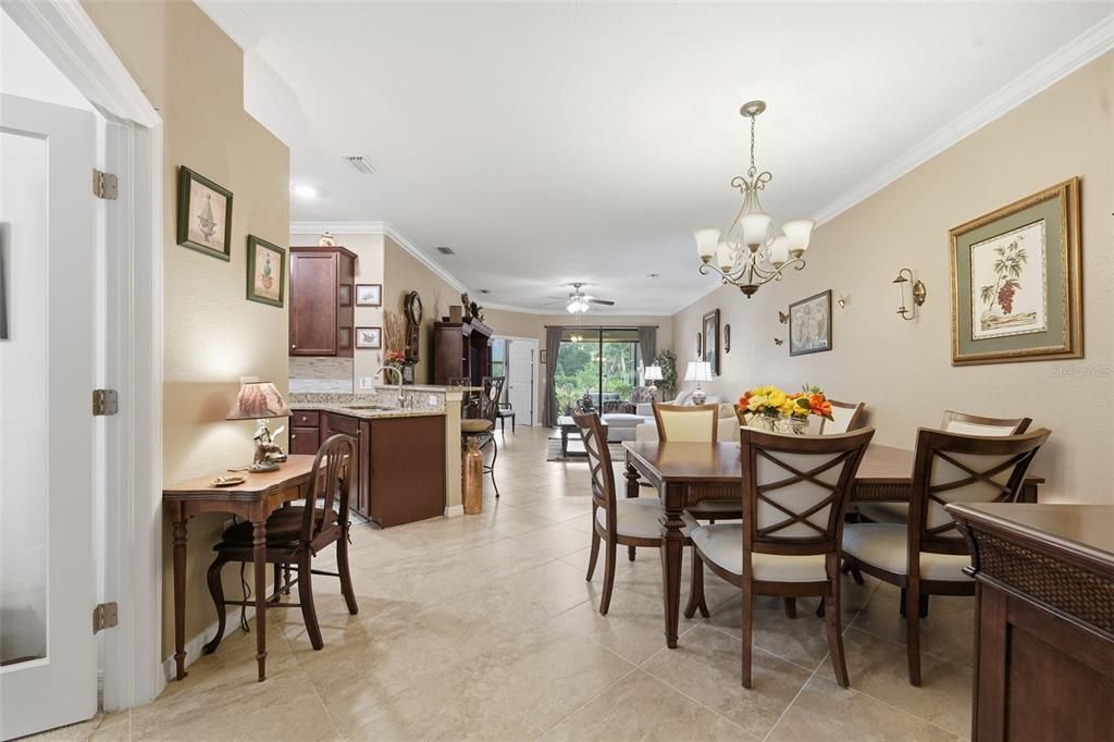 待售: $330,000 (2 贝兹, 2 浴室, 1568 平方英尺)