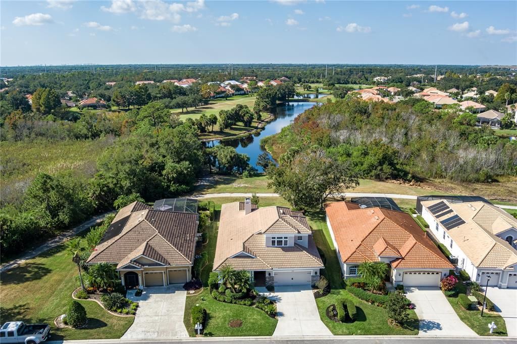 En Venta: $568,000 (4 camas, 3 baños, 2554 Pies cuadrados)