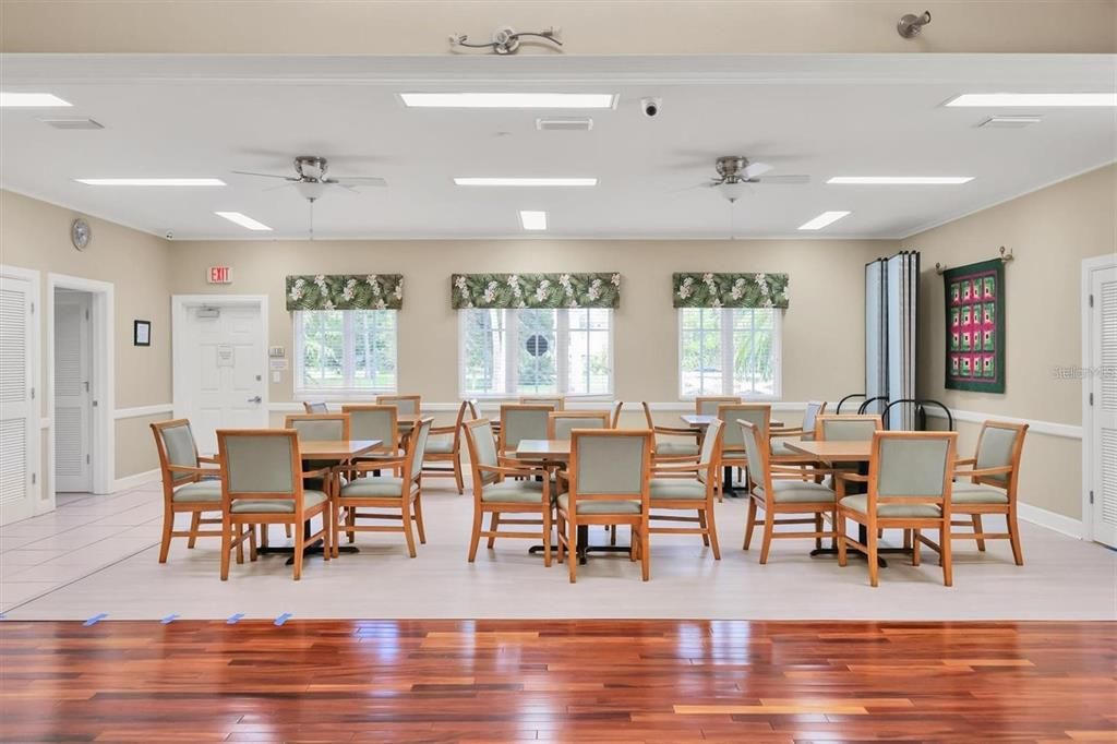 En Venta: $568,000 (4 camas, 3 baños, 2554 Pies cuadrados)