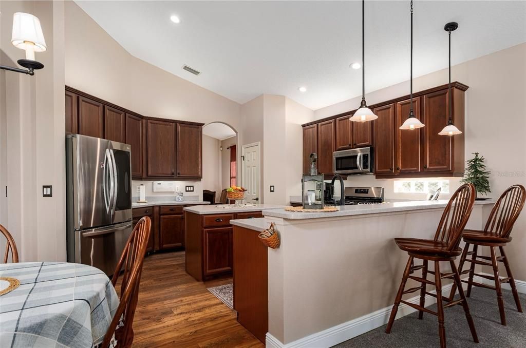 En Venta: $568,000 (4 camas, 3 baños, 2554 Pies cuadrados)