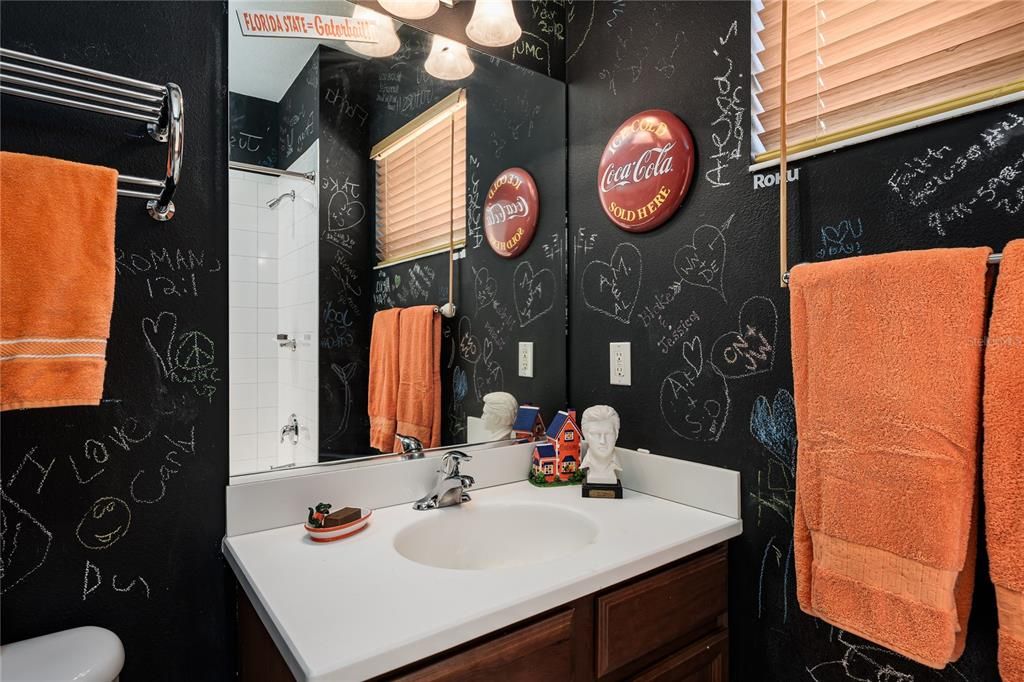 En Venta: $568,000 (4 camas, 3 baños, 2554 Pies cuadrados)