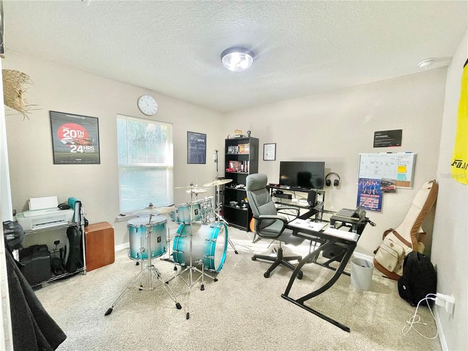 For Sale: $259,900 (3 beds, 2 baths, 1354 Square Feet)